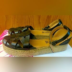 NWOT Women’s Macarena Black Leather Sandals with Ankle Strap Size 10